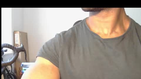 lolobobby93 online show from March 25, 2026, 10:32 am