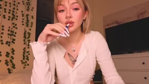 Snapshot of baby_adele chatting on December 30, 2024, 3:46 pm bb adele online show from December 30, 2024, 3:46 pm