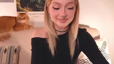 Snapshot of baby_adele chatting on October 4, 2025, 9:02 pm bb adele online show from October 4, 2025, 9:02 pm