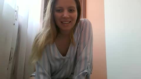 Baby Blonde online show from January 17, 2026, 10:42 am