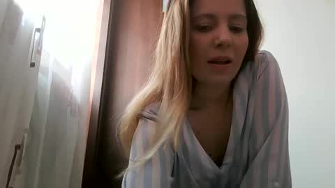 Baby Blonde online show from January 18, 2026, 11:03 am