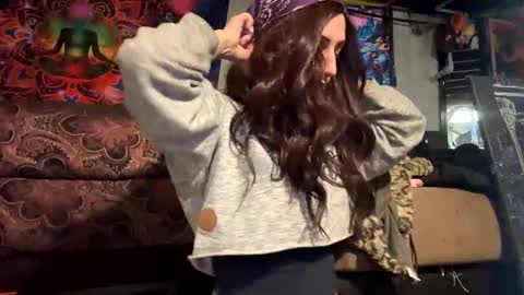 baby buddha  online show from December 8, 2024, 1:13 am