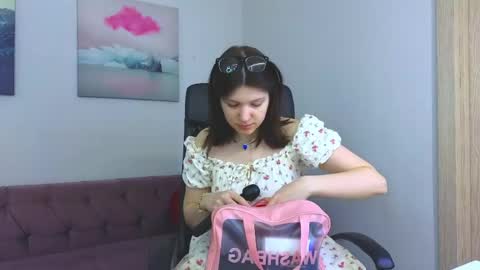 Evalena maybe just Eva online show from May 2, 2026, 5:12 am