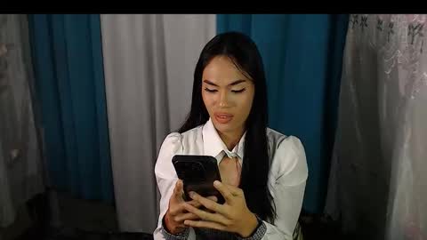 Snapshot of baby_fu chatting on November 18, 2025, 5:17 pm Nathalia online show from November 18, 2025, 5:17 pm