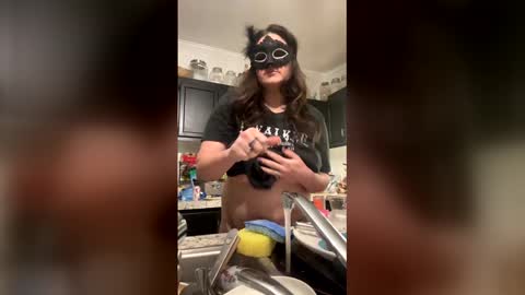 baby_girl_93 online show from December 14, 2025, 10:42 am