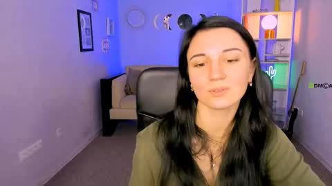 baby online show from November 11, 2025, 6:57 am