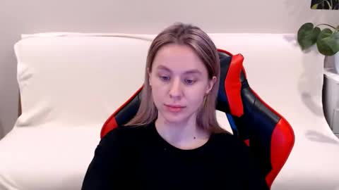 baby_kitte online show from February 13, 2025, 6:09 am