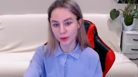 baby_kitte online show from February 25, 2025, 5:41 am