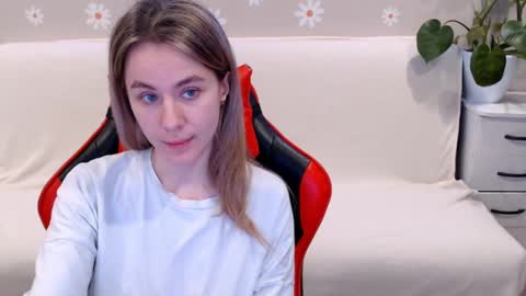 baby_kitte online show from February 26, 2025, 2:59 am