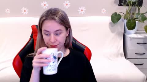 baby_kitte online show from February 28, 2025, 4:53 pm