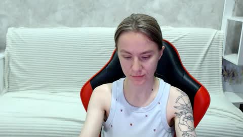 baby_kitte online show from September 17, 2025, 3:41 am