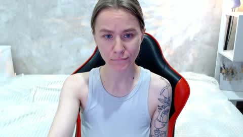 baby_kitte online show from September 21, 2025, 12:12 am