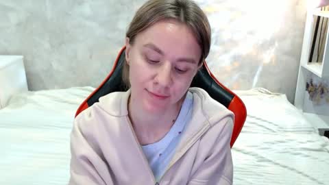 baby_kitte online show from October 1, 2025, 4:07 am