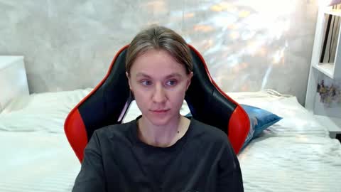 baby_kitte online show from October 1, 2025, 4:13 pm