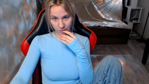 baby_kitte online show from April 3, 2026, 3:04 am