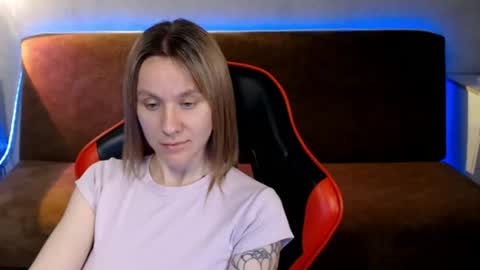 baby_kitte online show from June 13, 2026, 7:39 am