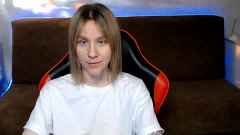 baby_kitte online show from June 20, 2026, 9:56 am