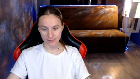baby_kitte online show from July 7, 2026, 6:47 am