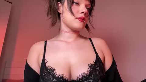 mei online show from September 27, 2025, 4:28 am