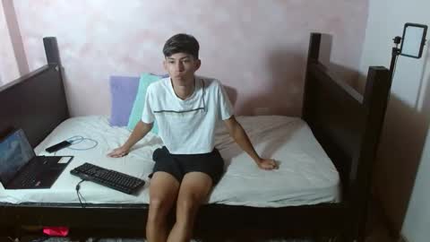 baby_noaht online show from May 4, 2026, 12:23 pm