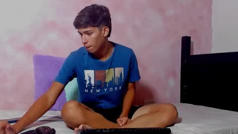 baby_noaht online show from May 6, 2026, 11:26 am