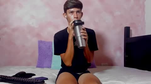 baby_noaht online show from May 23, 2026, 11:47 am