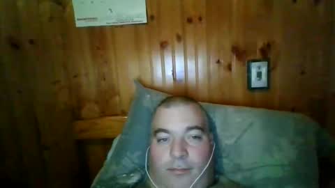 Snapshot of babybaby83 chatting on December 4, 2024, 3:04 am Darren online show from December 4, 2024, 3:04 am