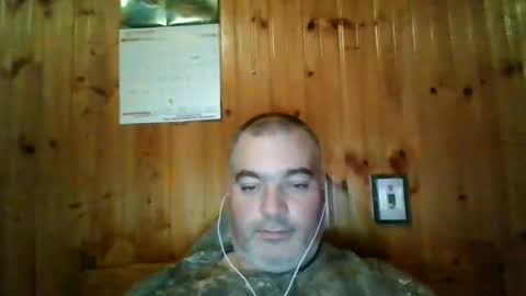 Snapshot of babybaby83 chatting on December 11, 2024, 2:54 pm Darren online show from December 11, 2024, 2:54 pm