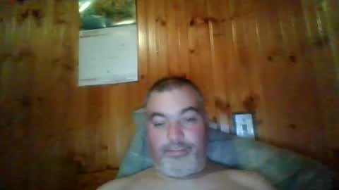 Snapshot of babybaby83 chatting on December 28, 2024, 3:04 am Darren online show from December 28, 2024, 3:04 am