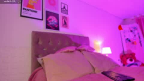 Mariana  online show from May 17, 2026, 12:52 am