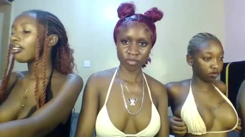 Snapshot of babydoll_230 chatting on June 10, 2026, 4:01 am Babydoll 230 online show from June 10, 2026, 4:01 am