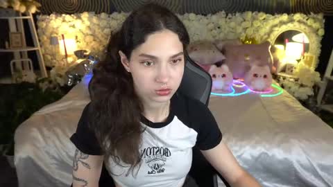Snapshot of babyflowerr chatting on May 18, 2026, 7:09 pm Sasha online show from May 18, 2026, 7:09 pm
