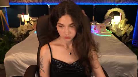 Snapshot of babyflowerr chatting on June 17, 2026, 6:53 pm Sasha online show from June 17, 2026, 6:53 pm