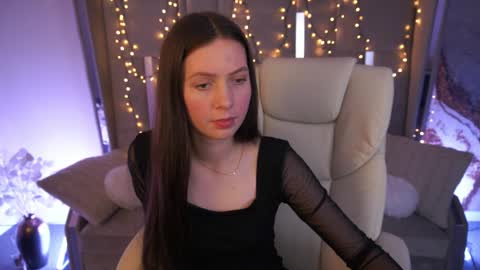 Snapshot of babylumii chatting on June 1, 2026, 1:13 pm Lady Vi online show from June 1, 2026, 1:13 pm
