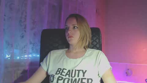 Snapshot of babymuro4ka chatting on January 27, 2025, 2:10 am Sonya online show from January 27, 2025, 2:10 am