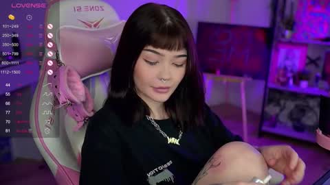 Snapshot of babyroxynill chatting on December 6, 2024, 2:24 am Nika online show from December 6, 2024, 2:24 am