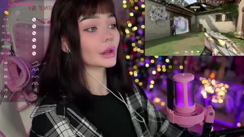 Snapshot of babyroxynill chatting on December 23, 2024, 2:13 am Nika online show from December 23, 2024, 2:13 am