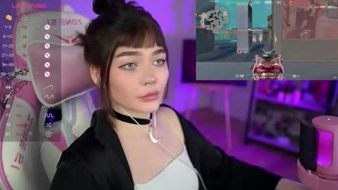 Snapshot of babyroxynill chatting on January 19, 2025, 1:43 am Nika online show from January 19, 2025, 1:43 am