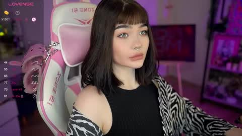 Snapshot of babyroxynill chatting on January 19, 2025, 10:28 pm Nika online show from January 19, 2025, 10:28 pm