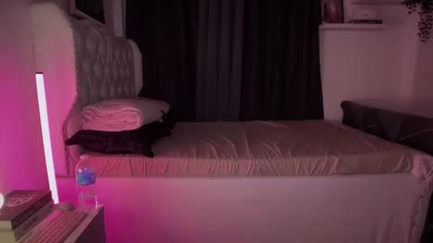 babysabrinaxx online show from April 25, 2026, 8:06 am