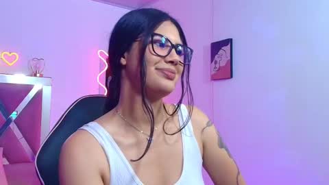  VENU  online show from September 12, 2025, 3:39 am