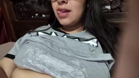 Snapshot of babyymango_ chatting on March 2, 2025, 10:59 pm Gisselle online show from March 2, 2025, 10:59 pm