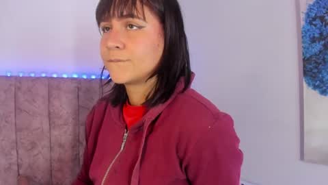 daya independent model online show from April 28, 2026, 2:27 am