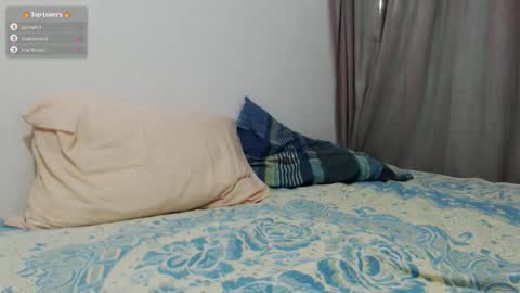 Snapshot of bad_alexxx chatting on October 10, 2025, 8:57 am Alejandro Bravo online show from October 10, 2025, 8:57 am