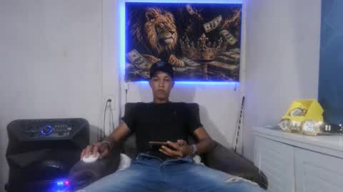 Snapshot of bad_boy_master_findom chatting on June 10, 2026, 12:11 am bad_boy_master_findom online show from June 10, 2026, 12:11 am