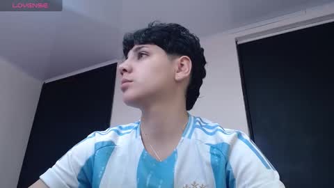 Snapshot of bad_giirl__ chatting on December 18, 2024, 3:22 pm Anna online show from December 18, 2024, 3:22 pm