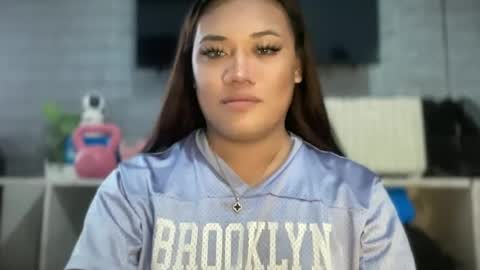 AMARA - FOLLOW ME AND THUMBS UP online show from June 22, 2026, 1:07 am
