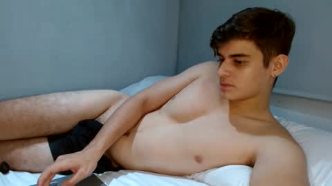 badbunny_69_ online show from February 25, 2025, 9:09 am