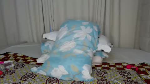 Snapshot of baddie_caramell chatting on September 24, 2025, 7:33 am baddie_caramell online show from September 24, 2025, 7:33 am