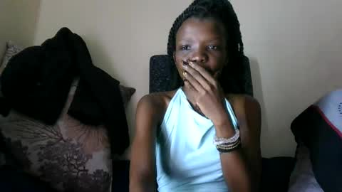 baddie_floxxy online show from May 18, 2026, 4:07 am